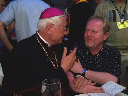 2006 Militaerbischof Walter Mixa in Lourdes.JPG